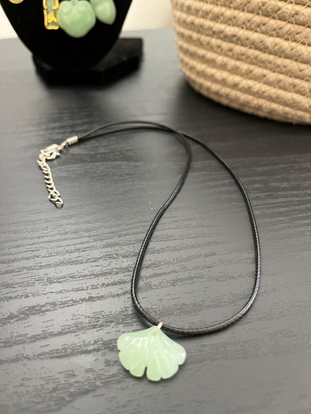 Green Fan-Shaped Jade Pendant Necklace